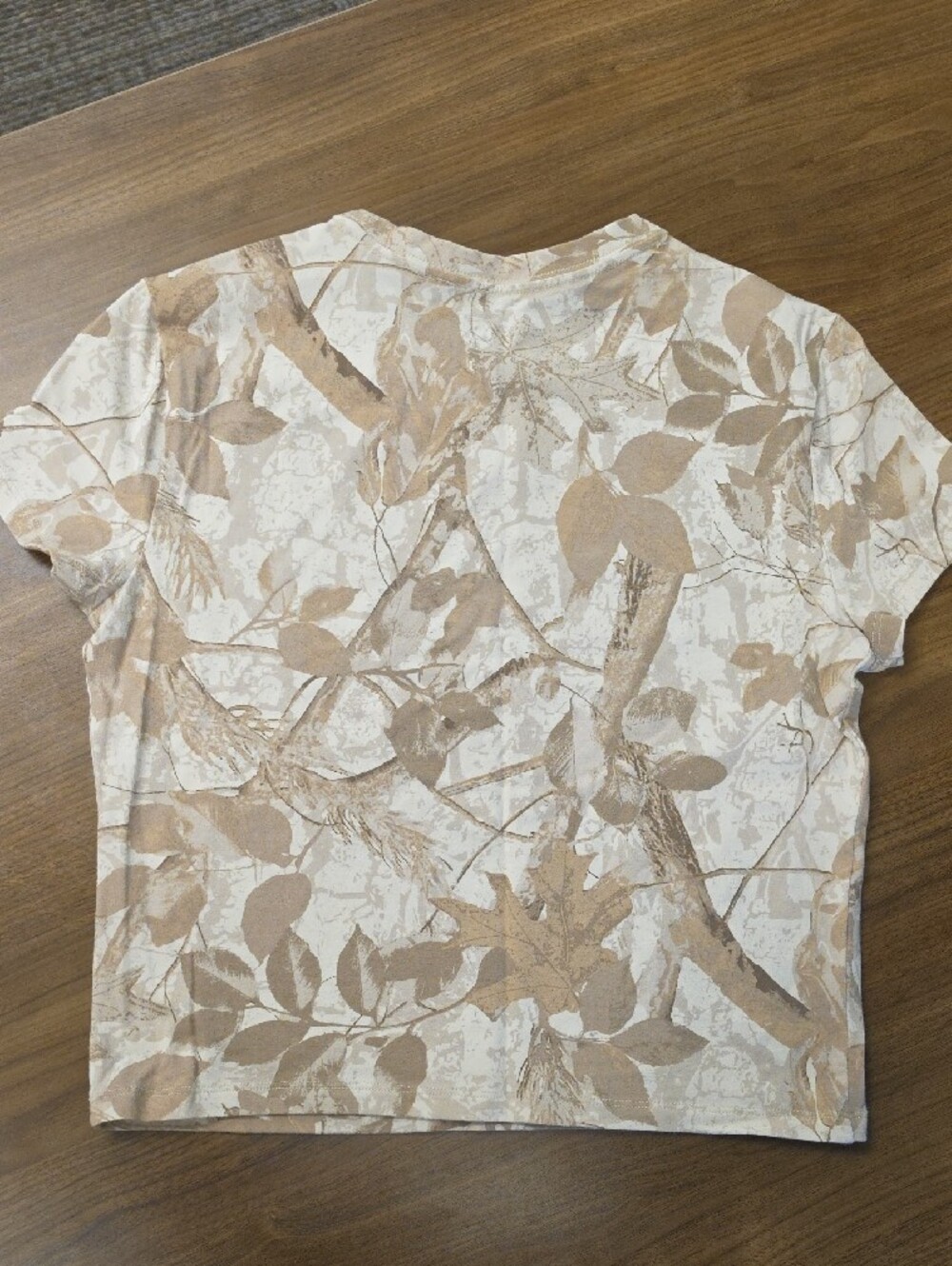 Abercrombie & Fitch Neutral Camo, Essential Tuckable Baby Tee, Size Med. - Picture 2 of 5